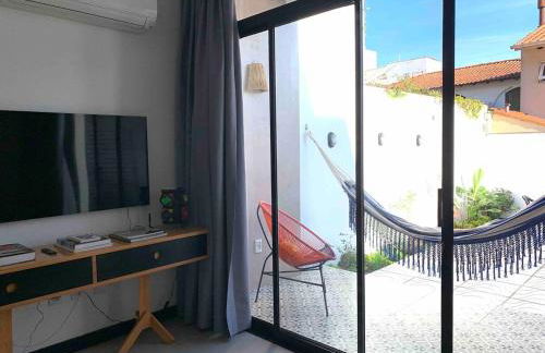 Casa linda, ótima localização, 2 vagas de garagem - Foto 28