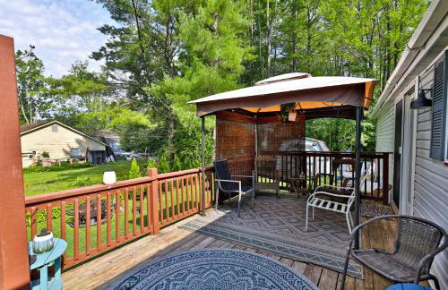 The Bomoseen Bungalow - Vermont Lake House Close to Ski Resorts! Private dock, ski rental ticket deals - Foto 6