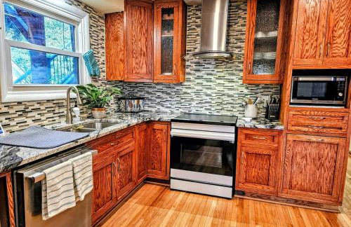 3 Bed 2 Bath, Near UAlbany & MVP Arena, Private Driveway Parking - Foto 33