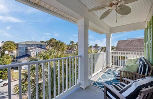 Stunning Beach Getaway - Steps to Ocean - Foto 39