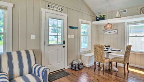 Chic Cottage with Private Yard Steps to Beach! - Foto 3