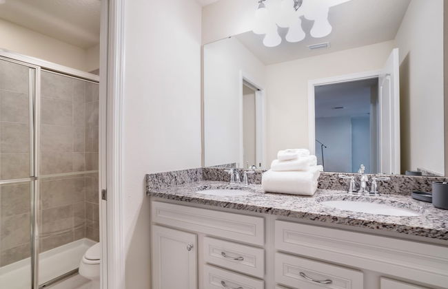 8 Bed 6 Ba Villa with Games, Pool & Spa - Foto 40