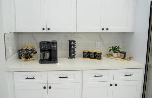 Designer Villa with Heated Pool, BBQ, Firepit, Ideal for Families & Groups - Photo 53