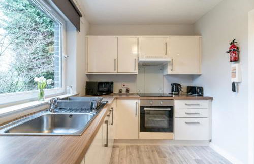 Ground-fl Two Bedroom Apartment in Bridge of Allan - Foto 12