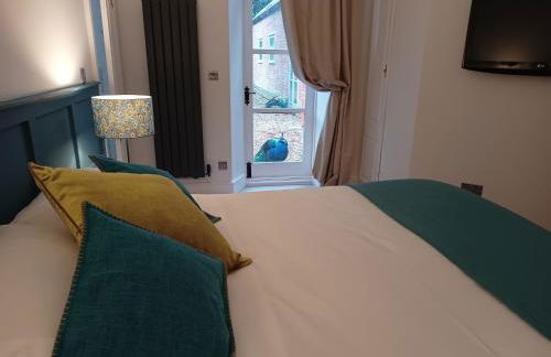 The West Wing at Eriviat Hall Hot Tub - Photo 59