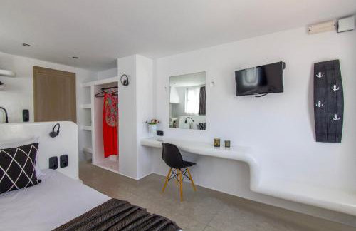 Irini's B & W house with jacuzzi - Photo 15