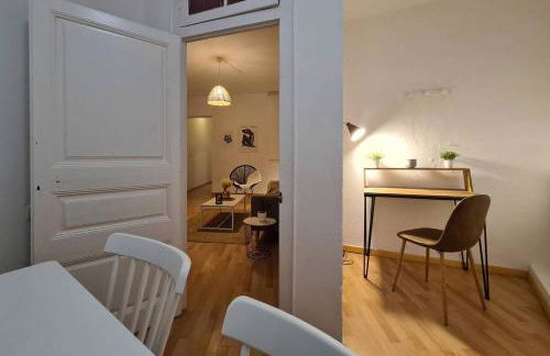 21ARA1085- Fabulous 4BR apartment in Ciutat Vella - Photo 7