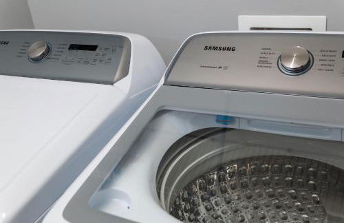 Open Plan Arcade Home with Natural Hardwoods Sleeps 10 - Foto 26