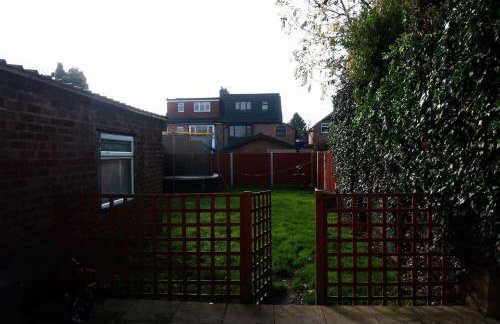 Captivating 3-Bed House in Birmingham - Foto 13