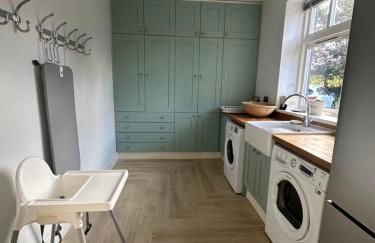 Penarvon House - Stunning Waterfront Escape with Games Room - Foto 16