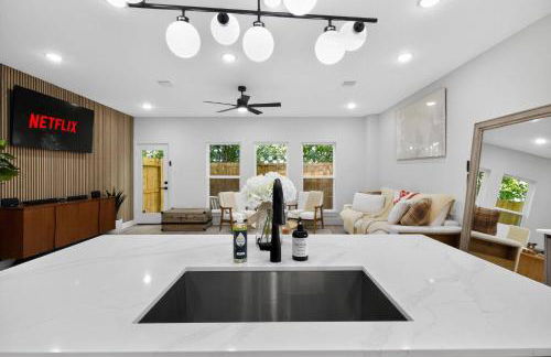 Luxury Home: Mins to NRG, Hobby Airport & Midtown - Foto 9