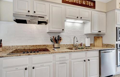 Pool and Dock Access Lakefront Hot Springs Condo! - Foto 20