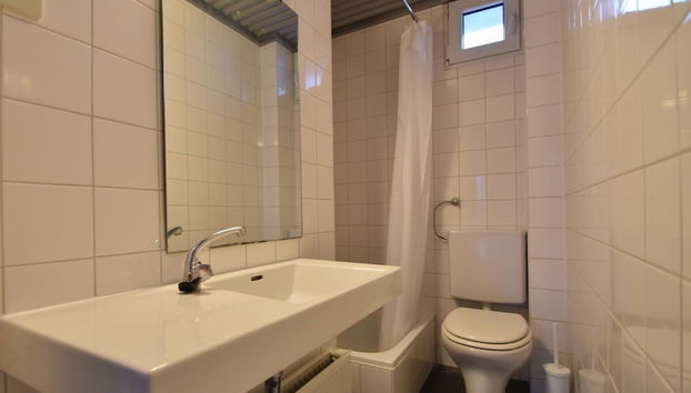 Spacious Apartment in Bergen aan Zee With Terrace - Foto 2, Badezimmer