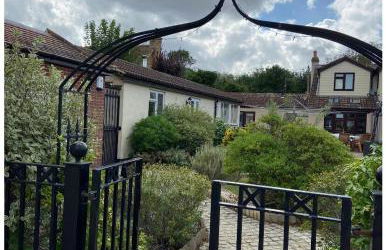 Two Bedroom Bungalow No2 - Secure Gated Parking - Foto 20