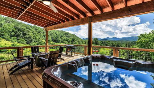Romantic Mountain Retreat with Hot Tub and Panoramic Views Near Marshall, NC - Foto 2