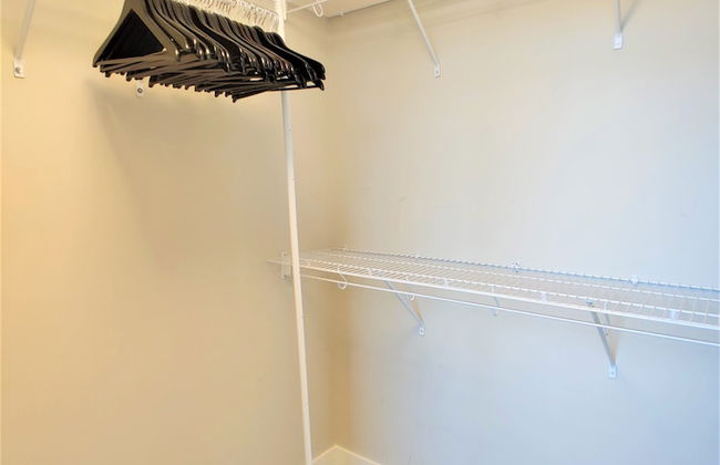 Monki Di Executive Suites - GLAS - Luxury Inner City Home 3 min to Downtown w Private Rooftop Patio Fireplace - Foto 23