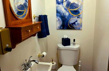 Cozy Luxury - King Bed, Coffee Bar, Sleeps 5 - Foto 10