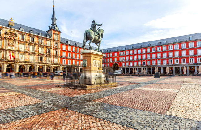 Madrid Bike Tour - Photo 3
