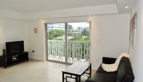 2BR in Heart of SoBe with Parking - Foto 4