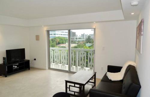 2BR in Heart of SoBe with Parking - Foto 4