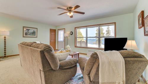 Lakefront Home with Yard and Views in Cheboygan! - Foto 4