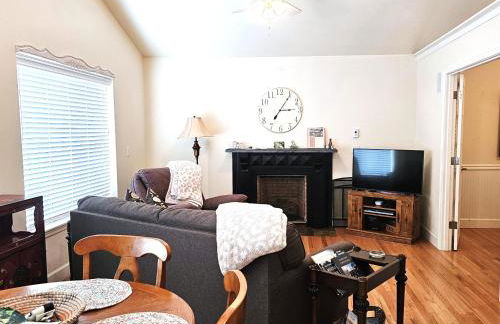 Charming, Private Cottage in Myrtle Creek - Foto 1