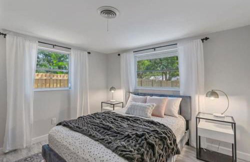 The Wisteria Oasis With heated pool and hot tub - Foto 28