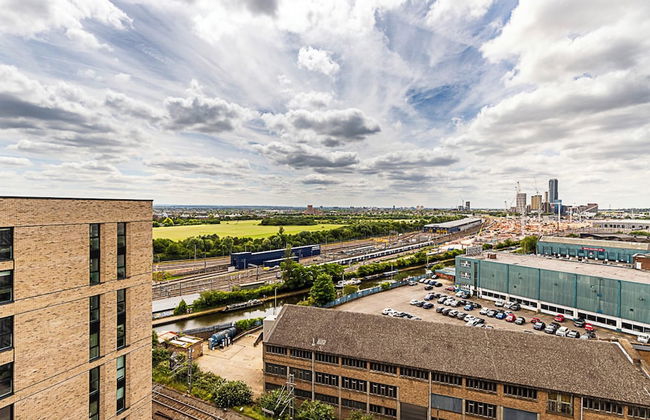 Chic and Sleek Sky-high Apartment - Foto 28