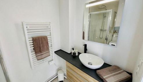 L'Instant urbain - Proche métro - Oullins - Foto 5, towels, Shower