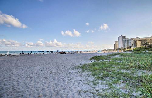 Riviera Beach Home with Pool - Walk to Beaches! - Foto 25