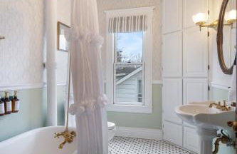 Prime Derby Location - Firepit - Yard - Family Friendly - Foto 29