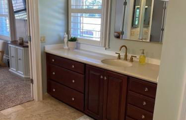 Roomy Retreat - Photo 2