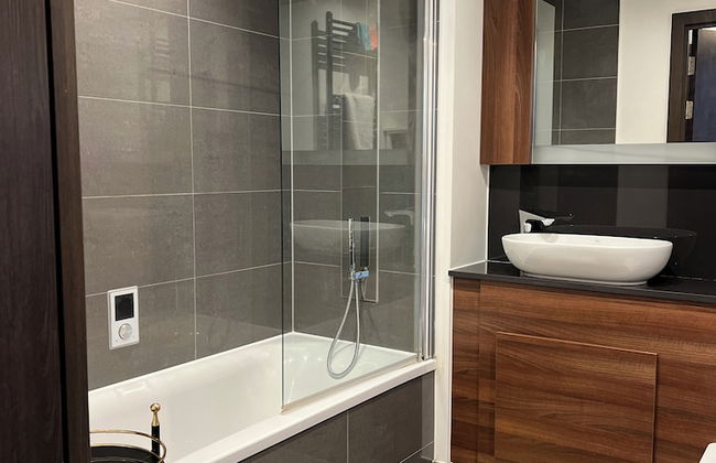 Stunning 1-bed Apartment in Dartford - Photo 8