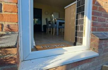 Sizeable 4 bed property on Huntingdon Ring road - Foto 2