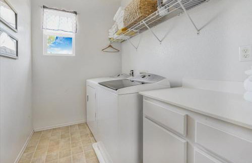 Your Home Away From Home near Wineries & Old Town - Foto 71