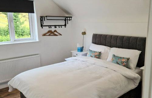 2 Bed cottage-Sleeps 4-Private Garden-Parking - Foto 4