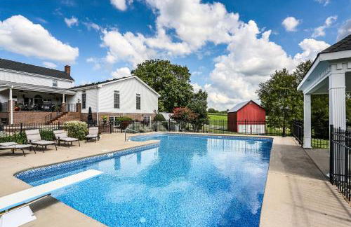 Historic Cedar Hill Mansion on Large Farm with Pool! - Foto 37