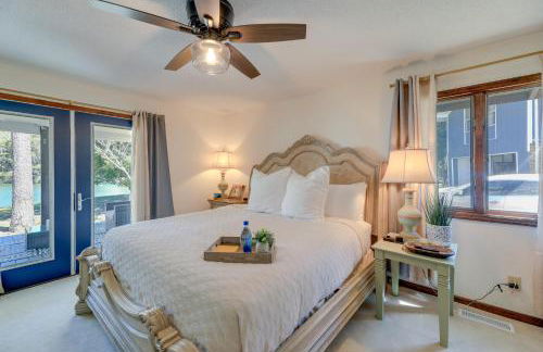 Waterfront Pine Knoll Shores Gem with Boat Dock - Foto 9