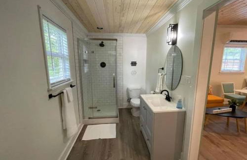 Beautifully Renovated Studio 2 Miles From Marina! - Foto 14