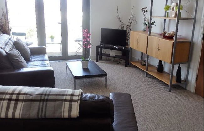 Executive Apartment With City Views - Photo 7