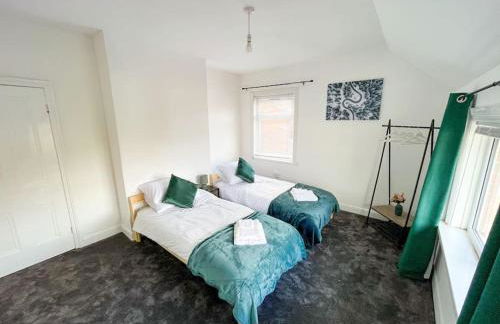 Perfect for Contractors! Free Central Parking! - Foto 3