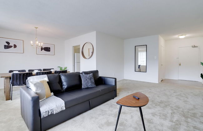 Stylish Comfort Condo in Crystal City - Photo 19