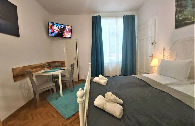 92 Residence - Photo 53