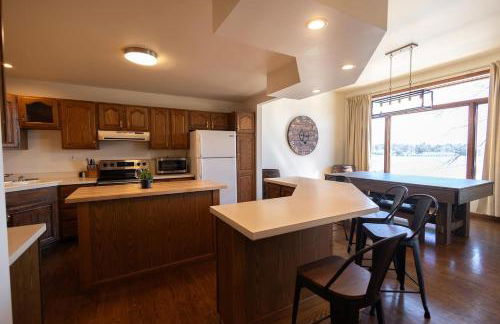 Villager Loft Pool Table & Dining Discounts - Foto 17