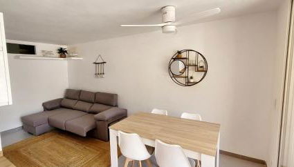 Precioso Apartamento Reformado en 1ra Linea de Mar sin vistas - Foto 5