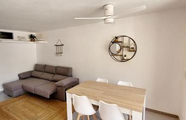 Precioso Apartamento Reformado en 1ra Linea de Mar sin vistas - Foto 5