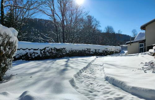 Gîte 1804 Montagnes du Jura avec Spa et Sauna classé 3 étoiles - Foto 34