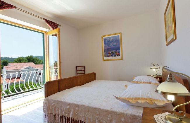 Villa in Sumartin Near the Beach & Ferry Port - Foto 9