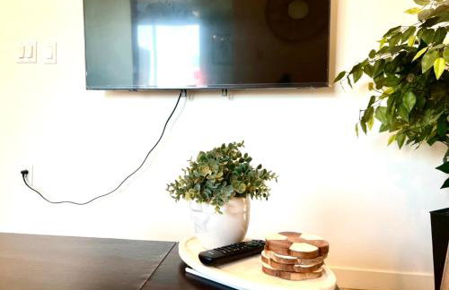 Heart of Hollywood - Walk of Fame Studio - 1bd or 2bd with View - Free parking - Balcony - Wifi - Rooftop - Gym - Upscale amenities - Foto 15