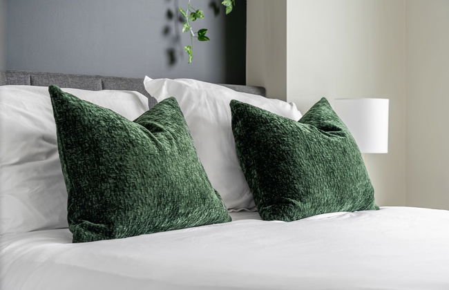 By Stampede Free Parking Banff Pass Wine More - Photo 52